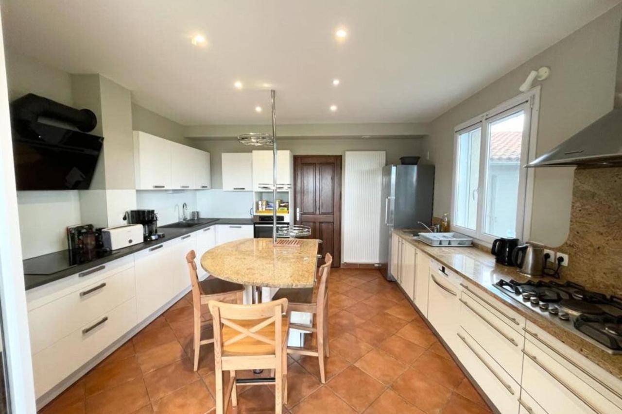 Family Villa At 1H15 From Lyon Precieux ภายนอก รูปภาพ